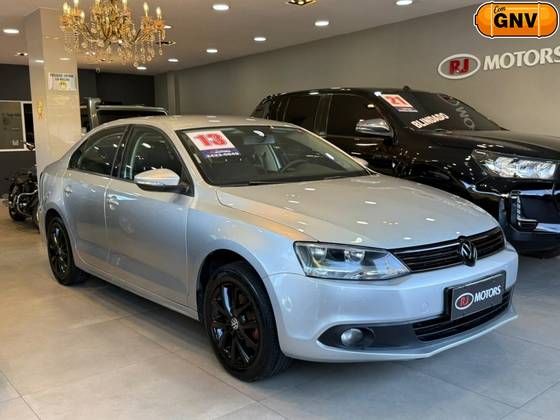 VOLKSWAGEN JETTA 2.0 COMFORTLINE FLEX 4P MANUAL